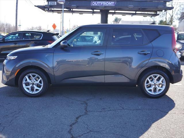 used 2022 Kia Soul car, priced at $15,990