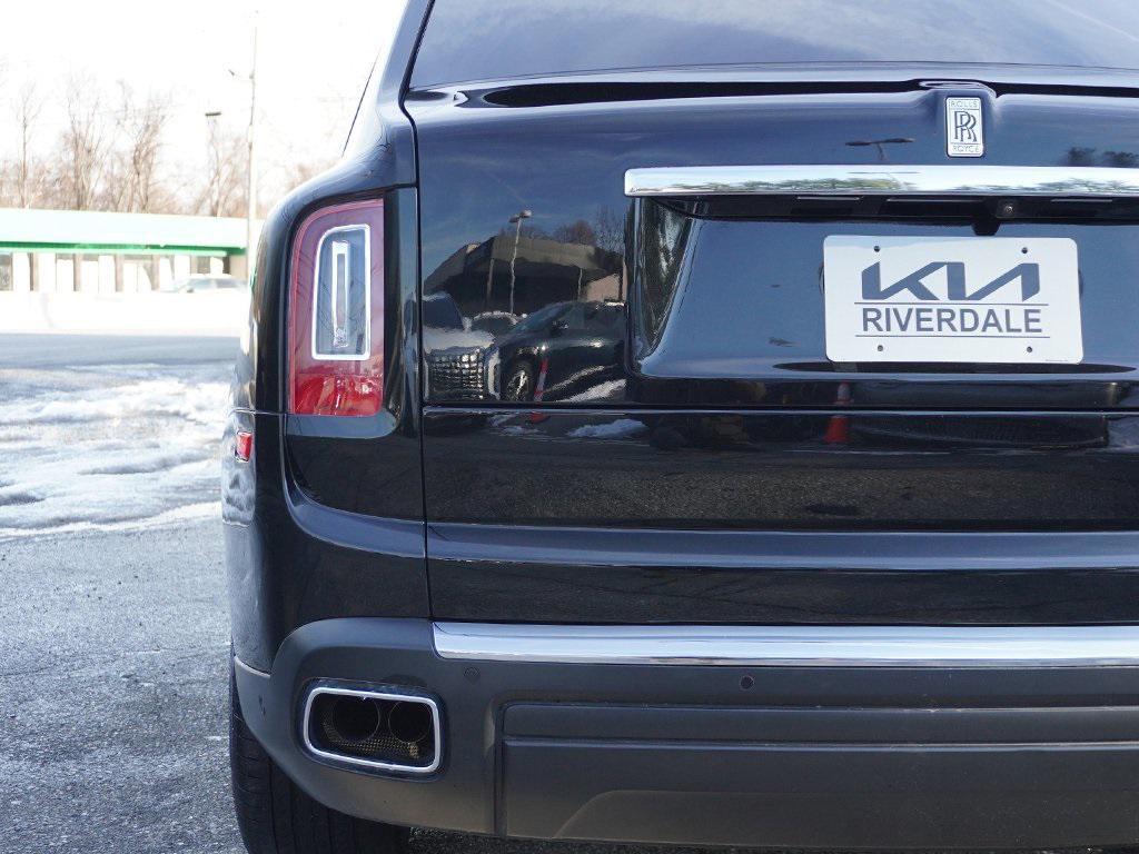 used 2021 Rolls-Royce Cullinan car, priced at $235,995