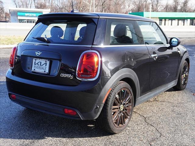 used 2022 MINI Hardtop car, priced at $16,495