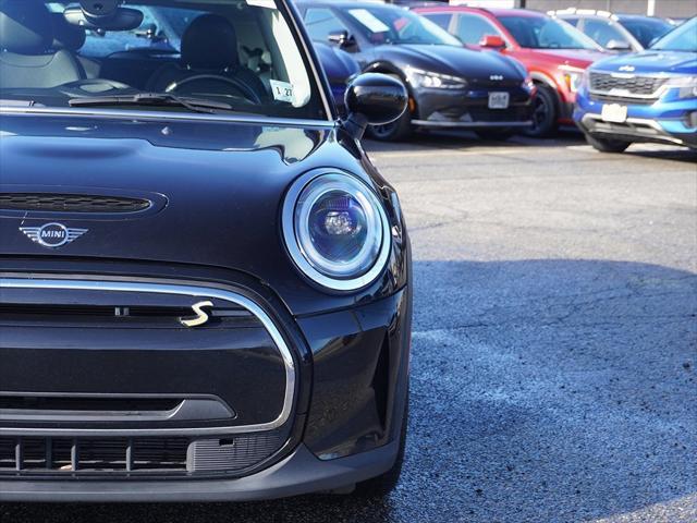 used 2022 MINI Hardtop car, priced at $16,495