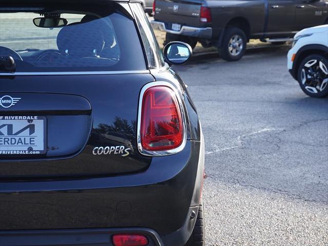 used 2022 MINI Hardtop car, priced at $16,495