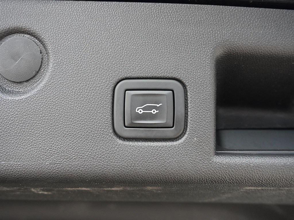 used 2023 Chevrolet Equinox car, priced at $17,390