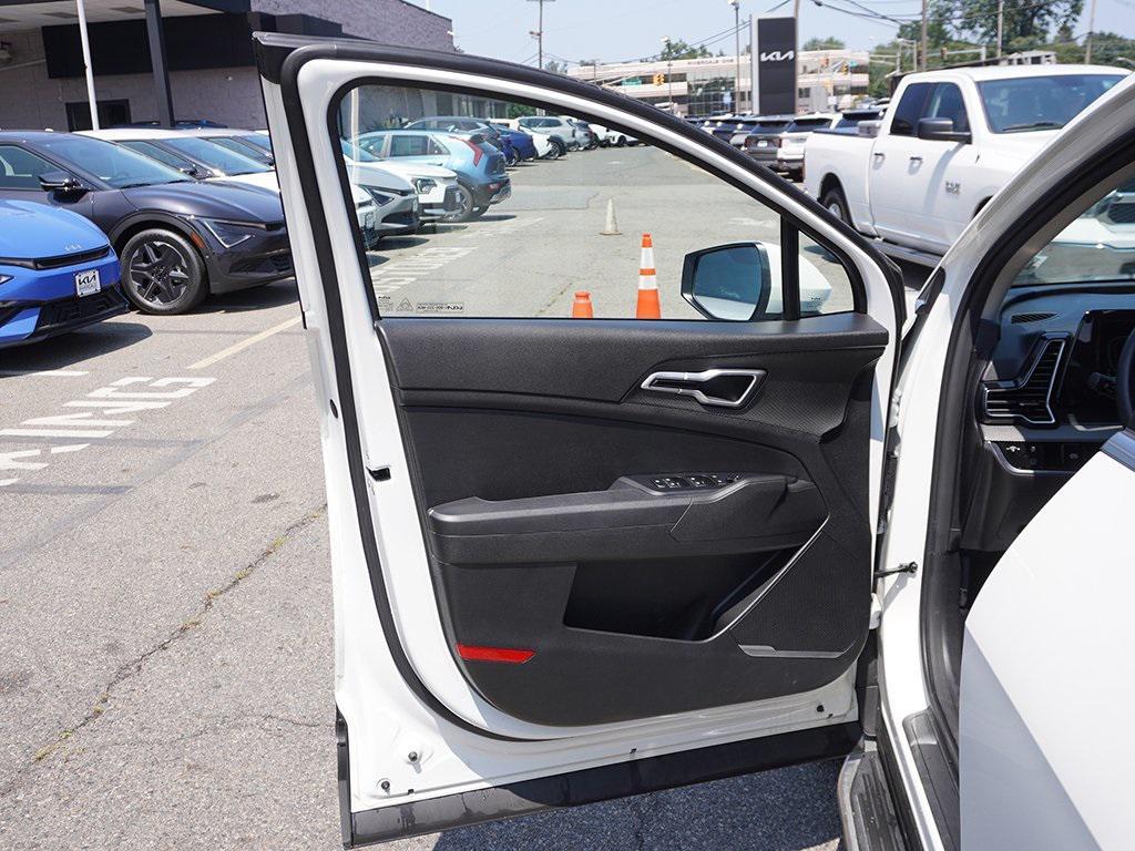 used 2023 Kia Sportage Hybrid car, priced at $20,690