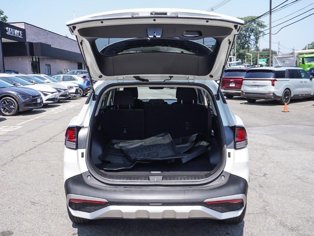 used 2023 Kia Sportage Hybrid car, priced at $20,690