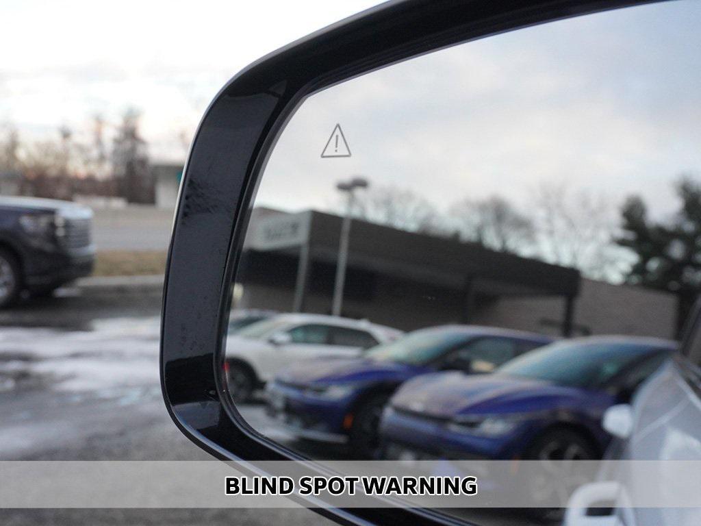 used 2022 Kia Sorento car, priced at $23,299