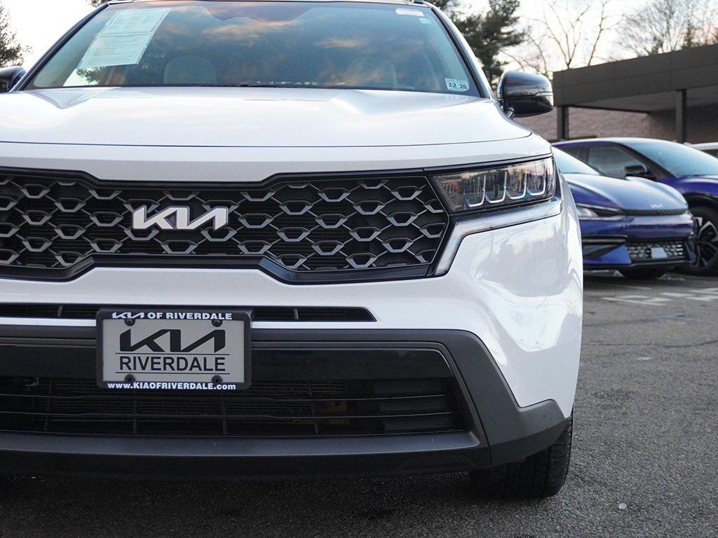 used 2022 Kia Sorento car, priced at $23,299