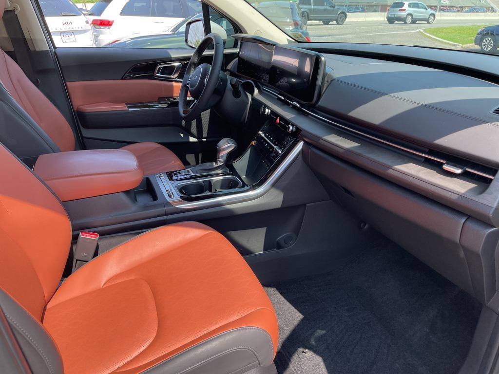 used 2024 Kia Carnival car, priced at $31,490