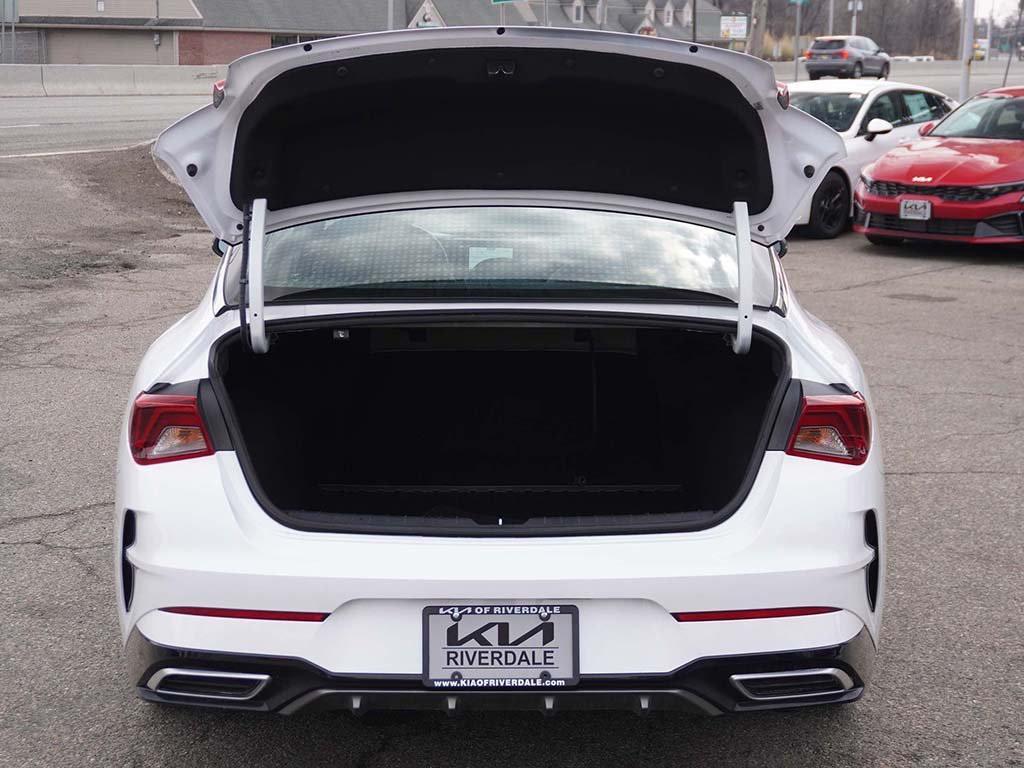 used 2022 Kia K5 car