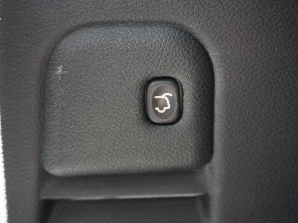 used 2014 Jeep Grand Cherokee car, priced at $11,279