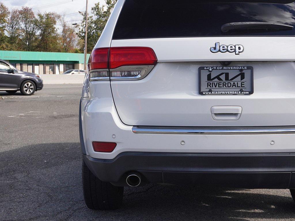 used 2014 Jeep Grand Cherokee car, priced at $11,279