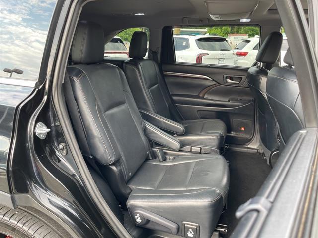 used 2015 Toyota Highlander car, priced at $19,290