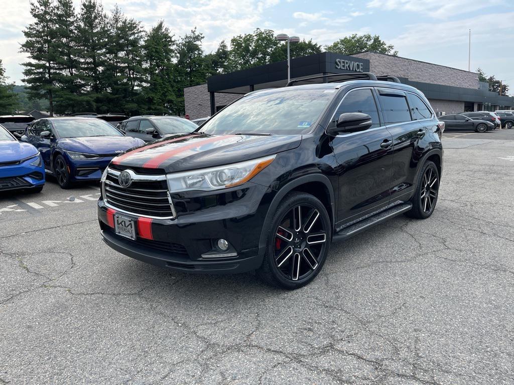 used 2015 Toyota Highlander car, priced at $17,690