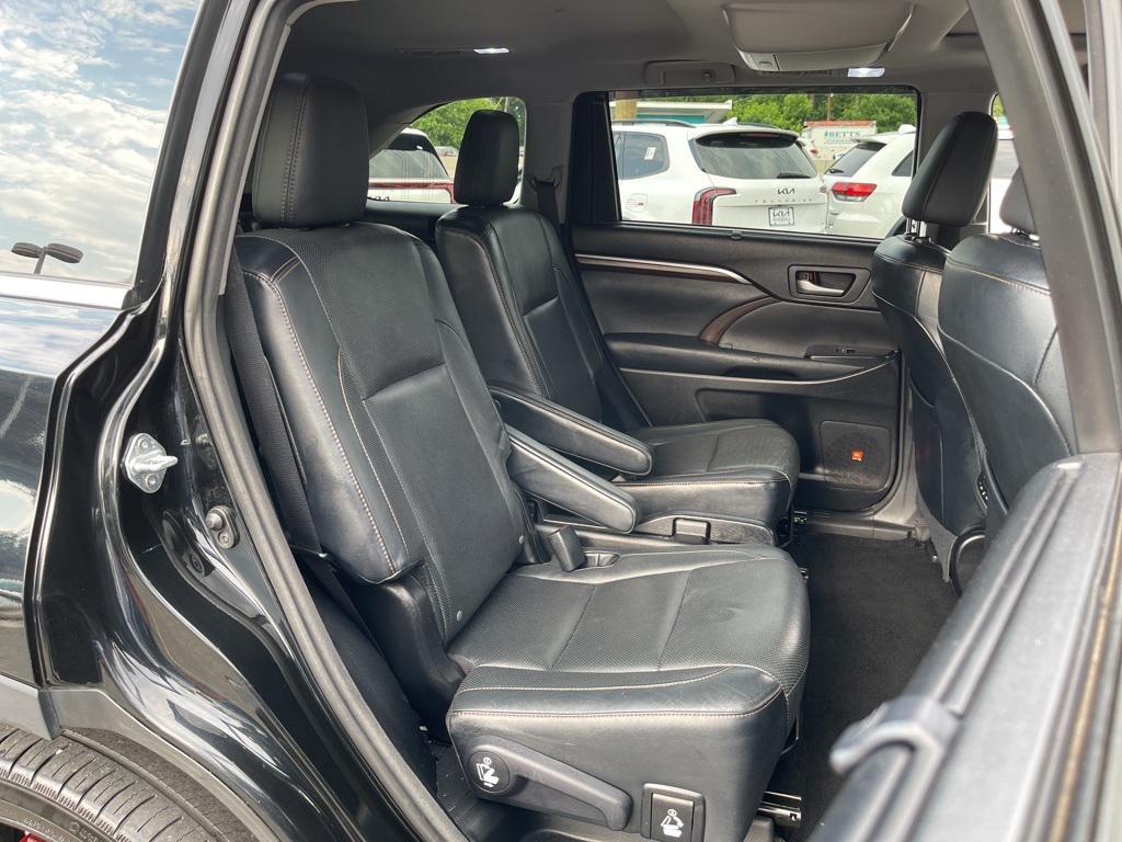 used 2015 Toyota Highlander car, priced at $17,690