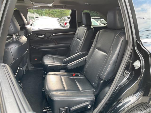 used 2015 Toyota Highlander car, priced at $19,290