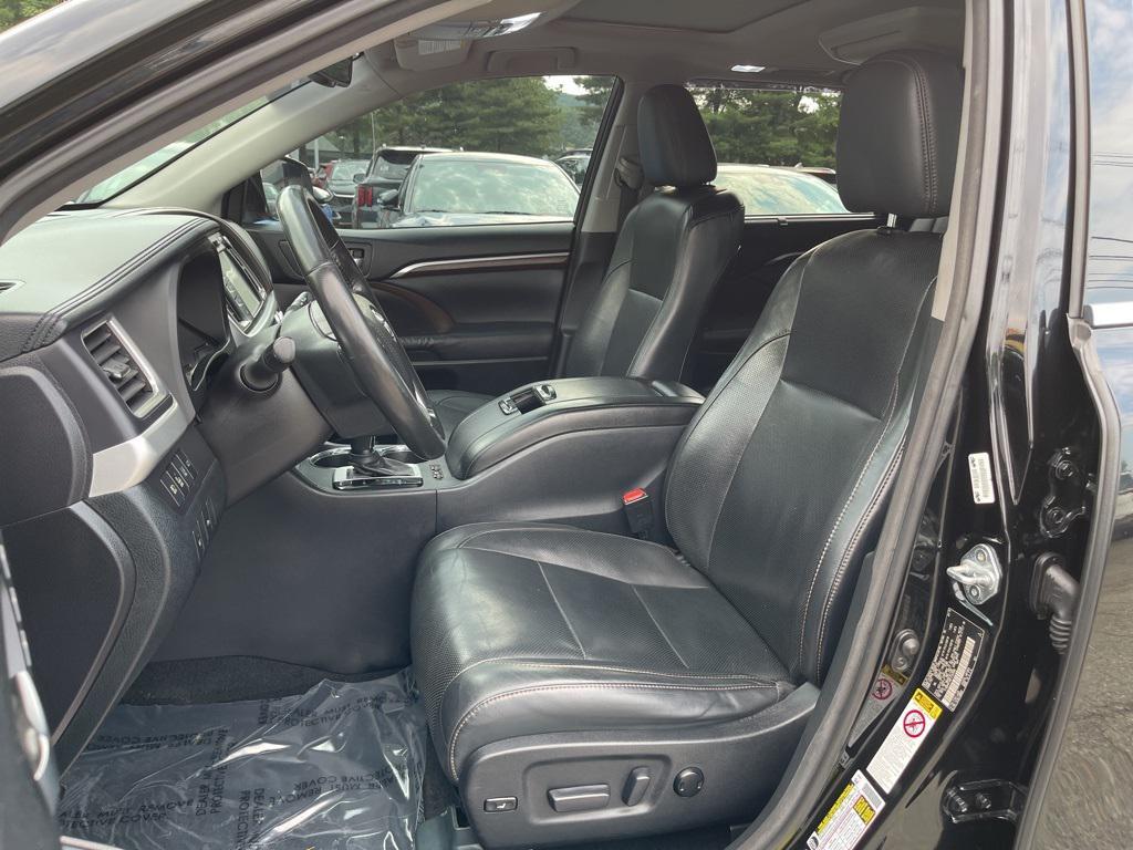 used 2015 Toyota Highlander car, priced at $17,690