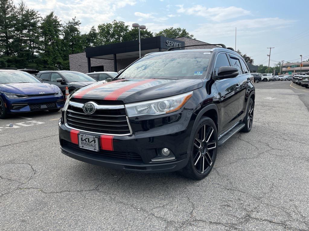 used 2015 Toyota Highlander car, priced at $17,690