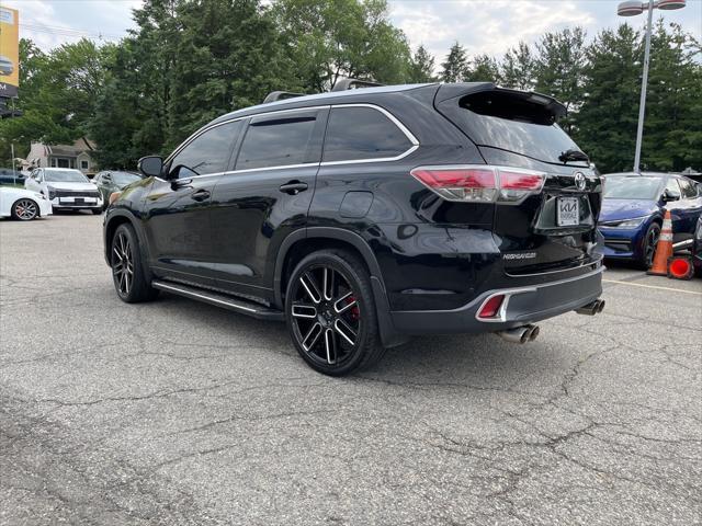 used 2015 Toyota Highlander car, priced at $19,290