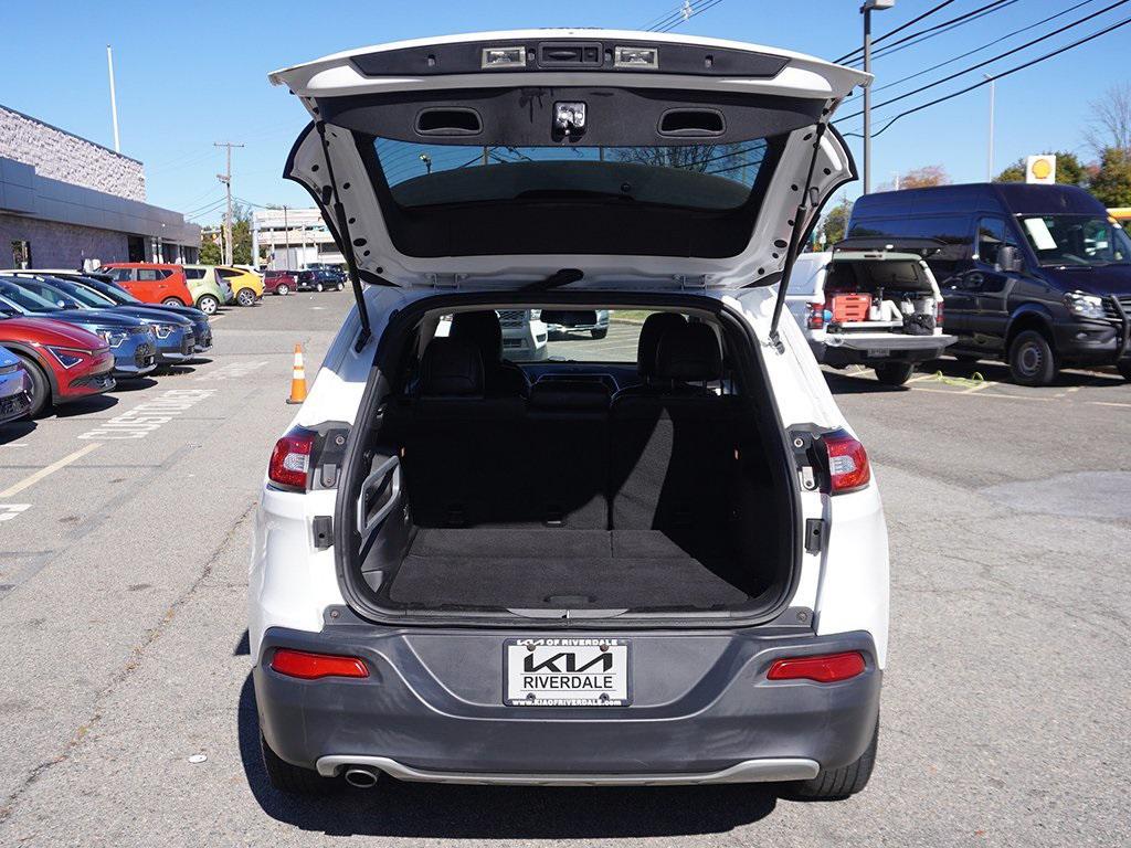 used 2014 Jeep Cherokee car, priced at $9,399