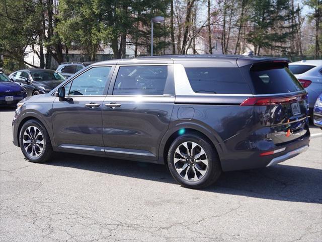 used 2024 Kia Carnival car, priced at $35,378