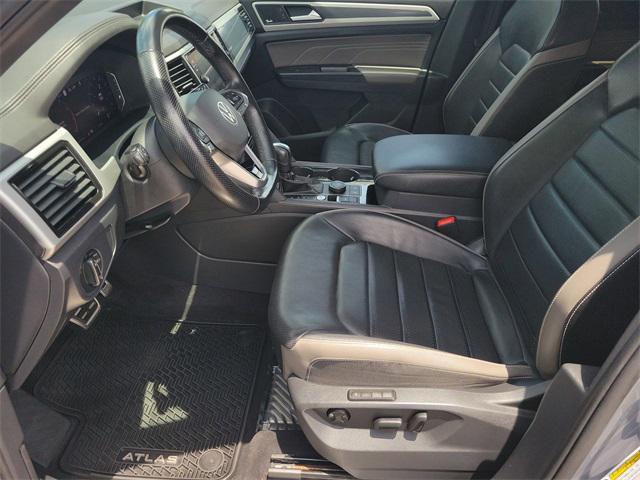 used 2021 Volkswagen Atlas Cross Sport car, priced at $25,999