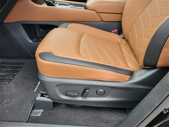 new 2025 Nissan Pathfinder car, priced at $52,605