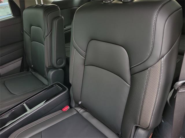 new 2025 Nissan Pathfinder car, priced at $48,005