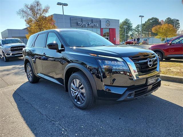 new 2025 Nissan Pathfinder car, priced at $39,010