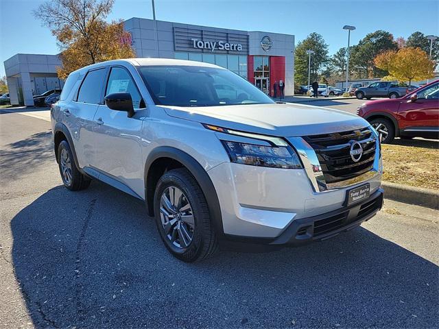 new 2025 Nissan Pathfinder car, priced at $34,998