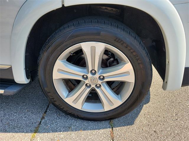 used 2013 Toyota Highlander car, priced at $11,720