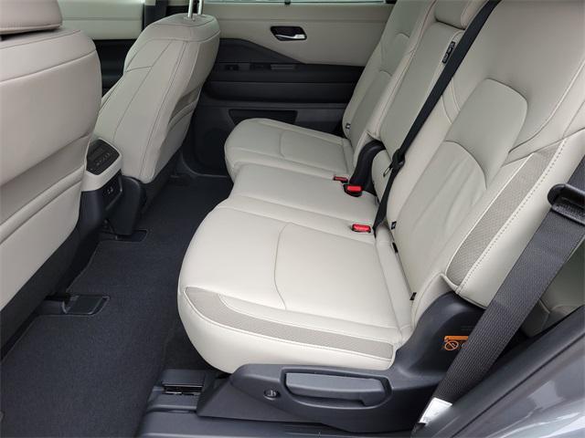 new 2025 Nissan Pathfinder car, priced at $44,586