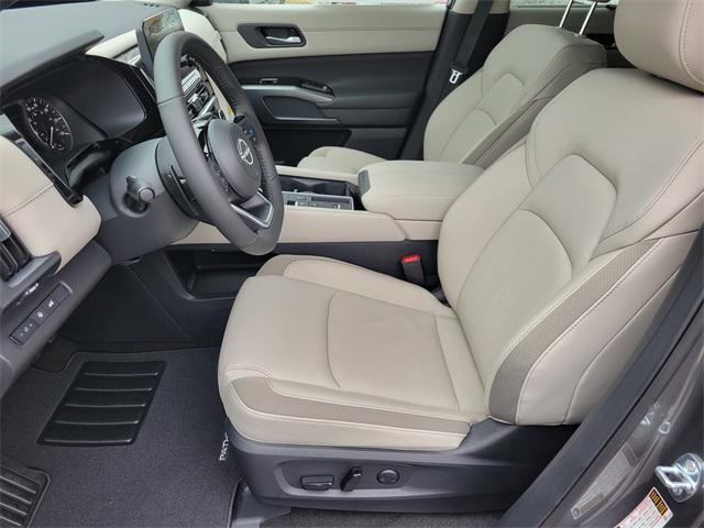 new 2025 Nissan Pathfinder car, priced at $44,586