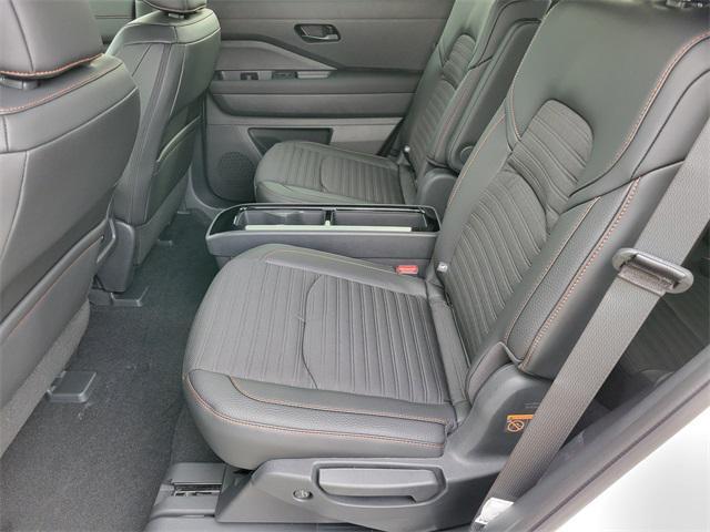 new 2025 Nissan Pathfinder car, priced at $42,620