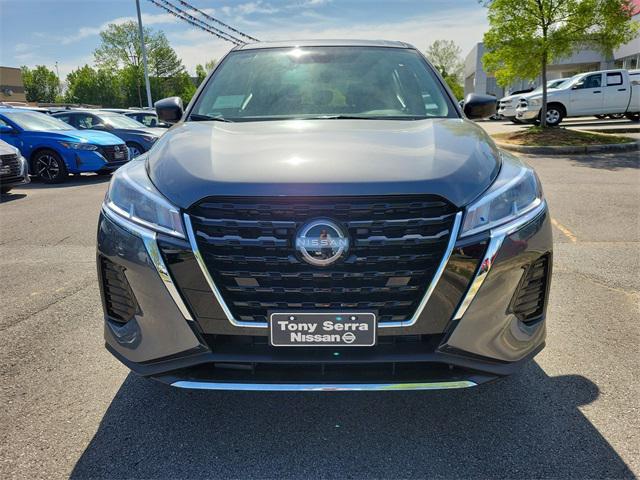new 2025 Nissan Kicks car, priced at $22,980