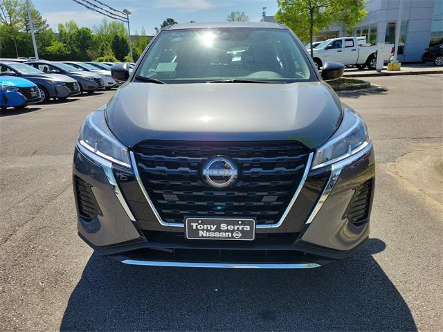 new 2025 Nissan Kicks car, priced at $22,980