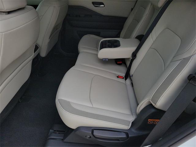 new 2025 Nissan Pathfinder car, priced at $44,592