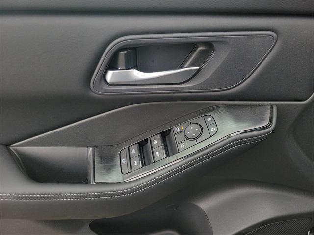 new 2025 Nissan Rogue car, priced at $33,275