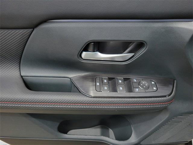 new 2025 Nissan Kicks car, priced at $31,030