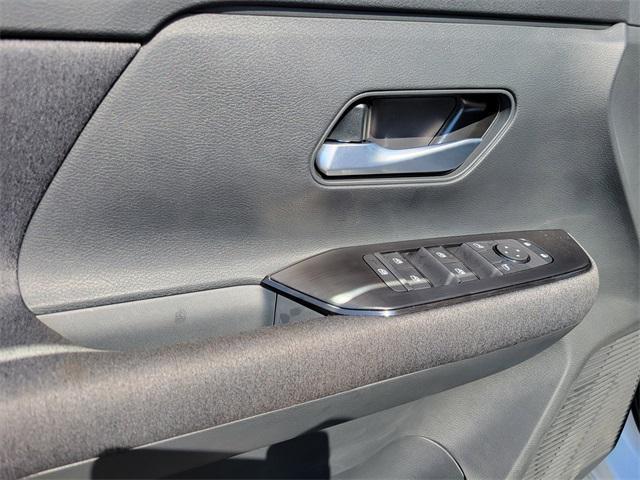 new 2025 Nissan Kicks car, priced at $24,595