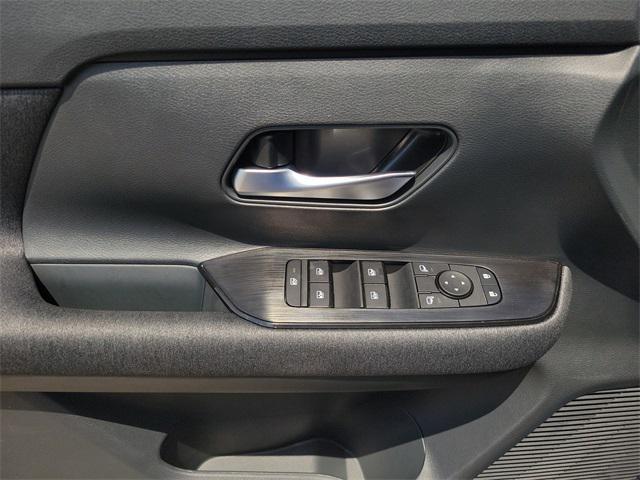 new 2025 Nissan Kicks car, priced at $27,180