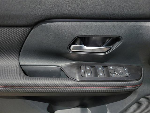 new 2025 Nissan Kicks car, priced at $27,750