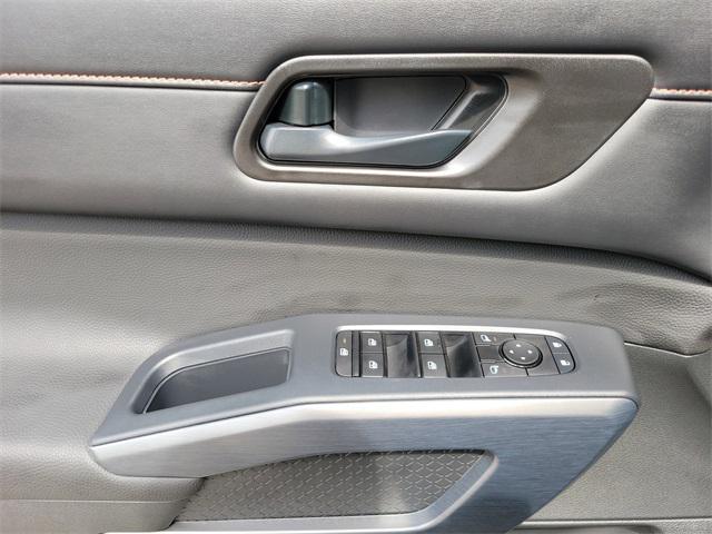 new 2025 Nissan Pathfinder car, priced at $43,598