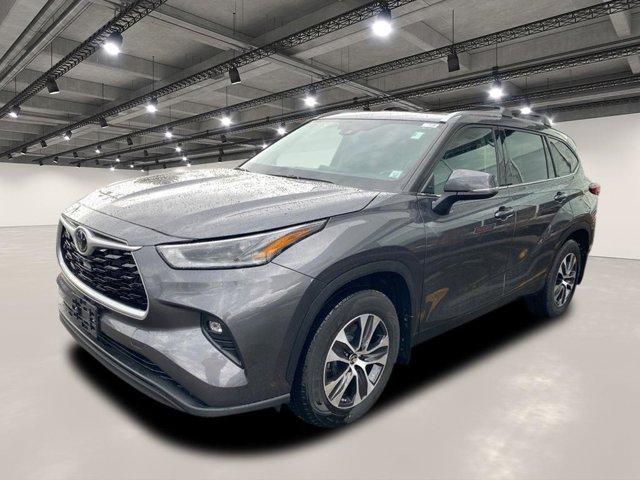 used 2021 Toyota Highlander car, priced at $33,300