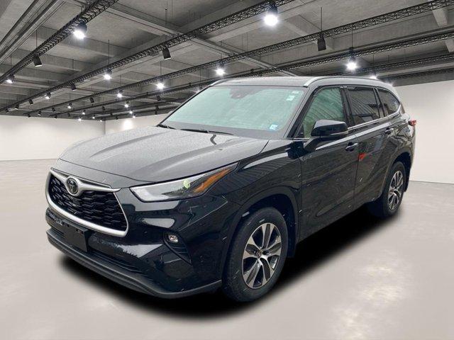 used 2022 Toyota Highlander car, priced at $37,600