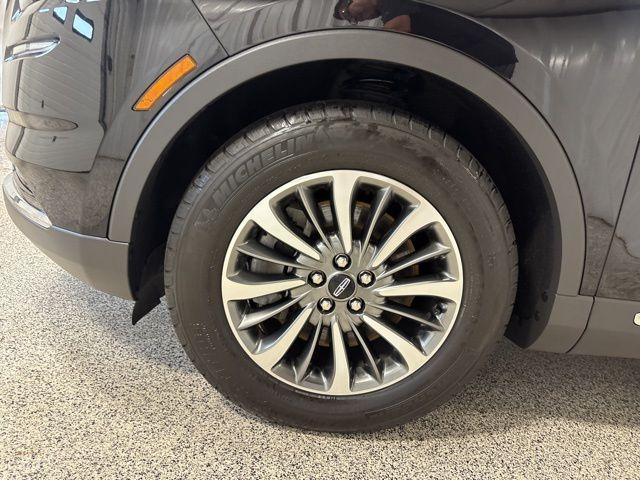 used 2022 Lincoln Nautilus car, priced at $28,429