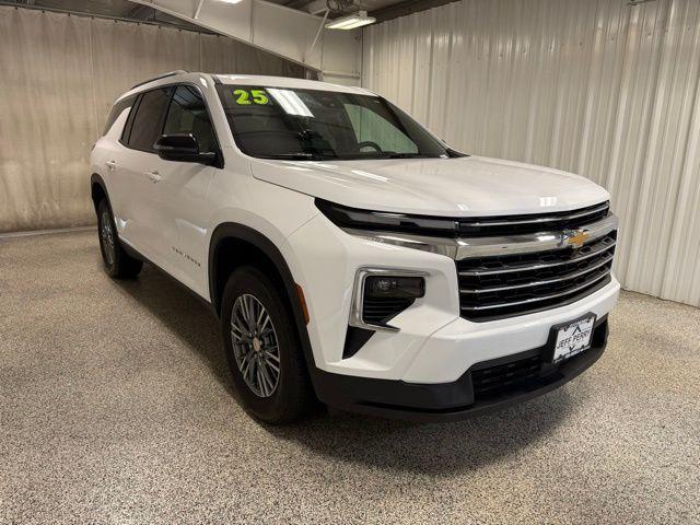 used 2025 Chevrolet Traverse car, priced at $38,516
