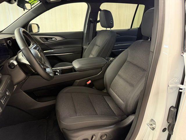 used 2025 Chevrolet Traverse car, priced at $38,516