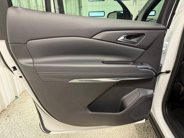 used 2025 Chevrolet Traverse car, priced at $38,516