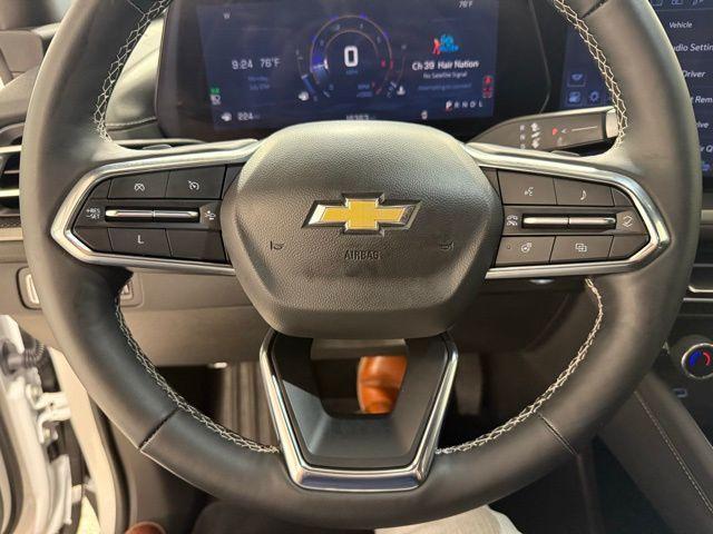 used 2025 Chevrolet Traverse car, priced at $38,516