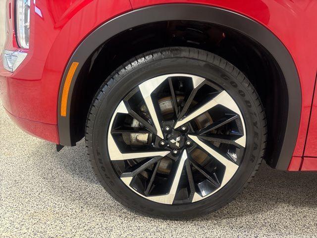 used 2024 Mitsubishi Outlander car, priced at $29,837