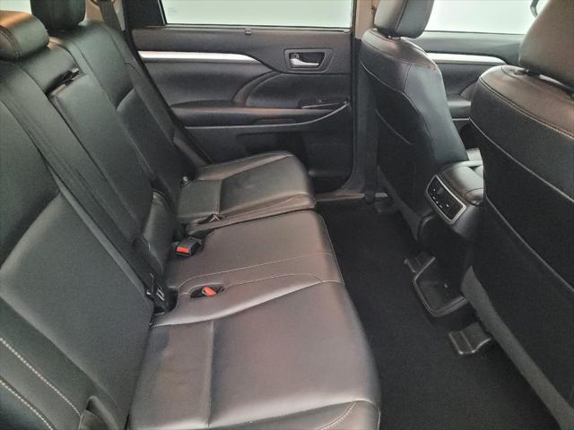 used 2018 Toyota Highlander car, priced at $26,095